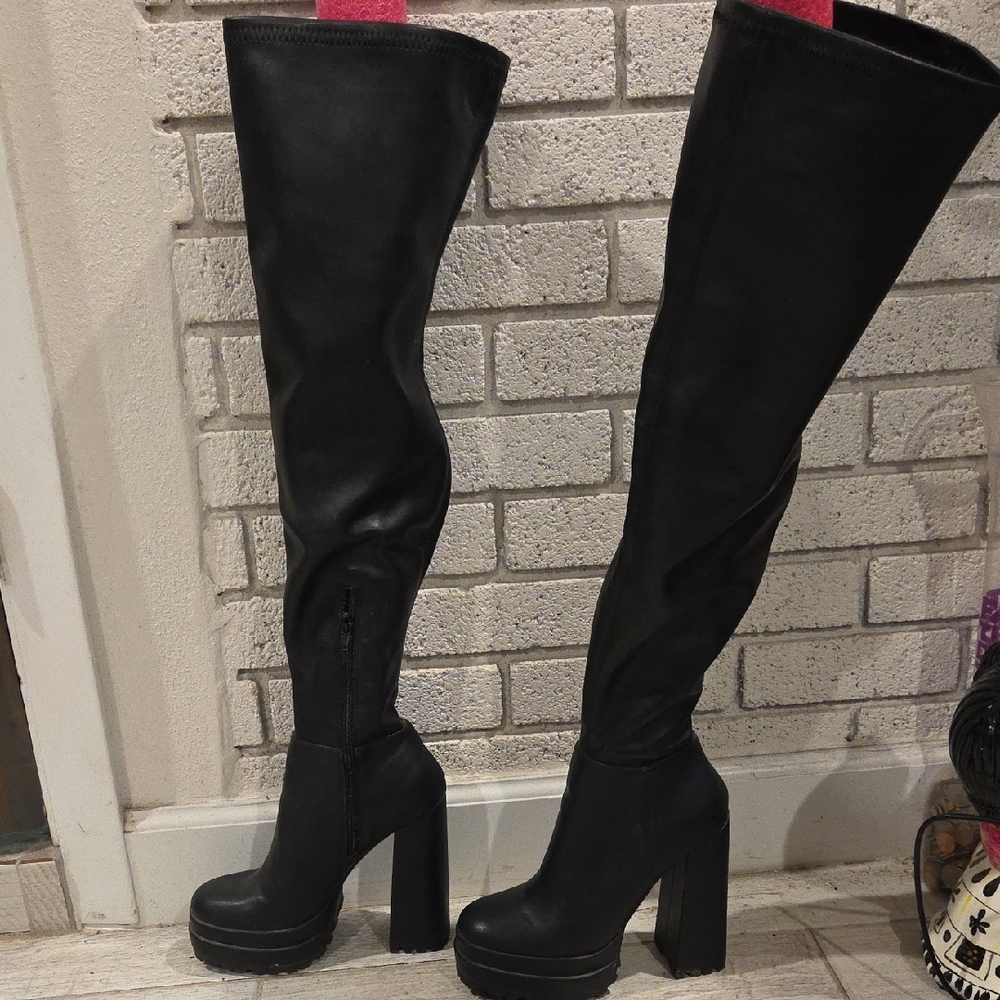Jennifer Lopez Black Over-the-Knee Boots